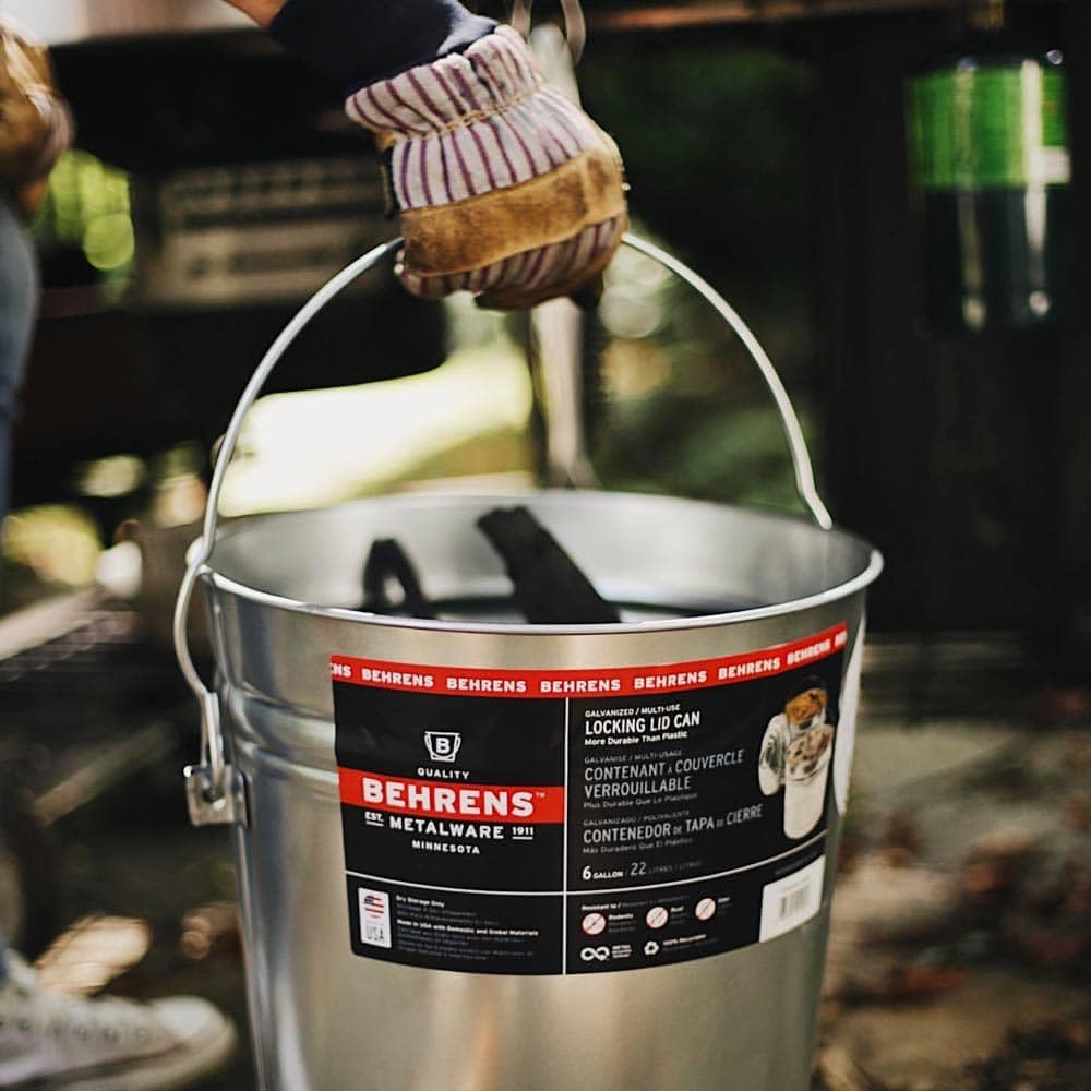 6 Gallon Galvanized Steel Storage Can or Waste Bin with Locking Lid O260