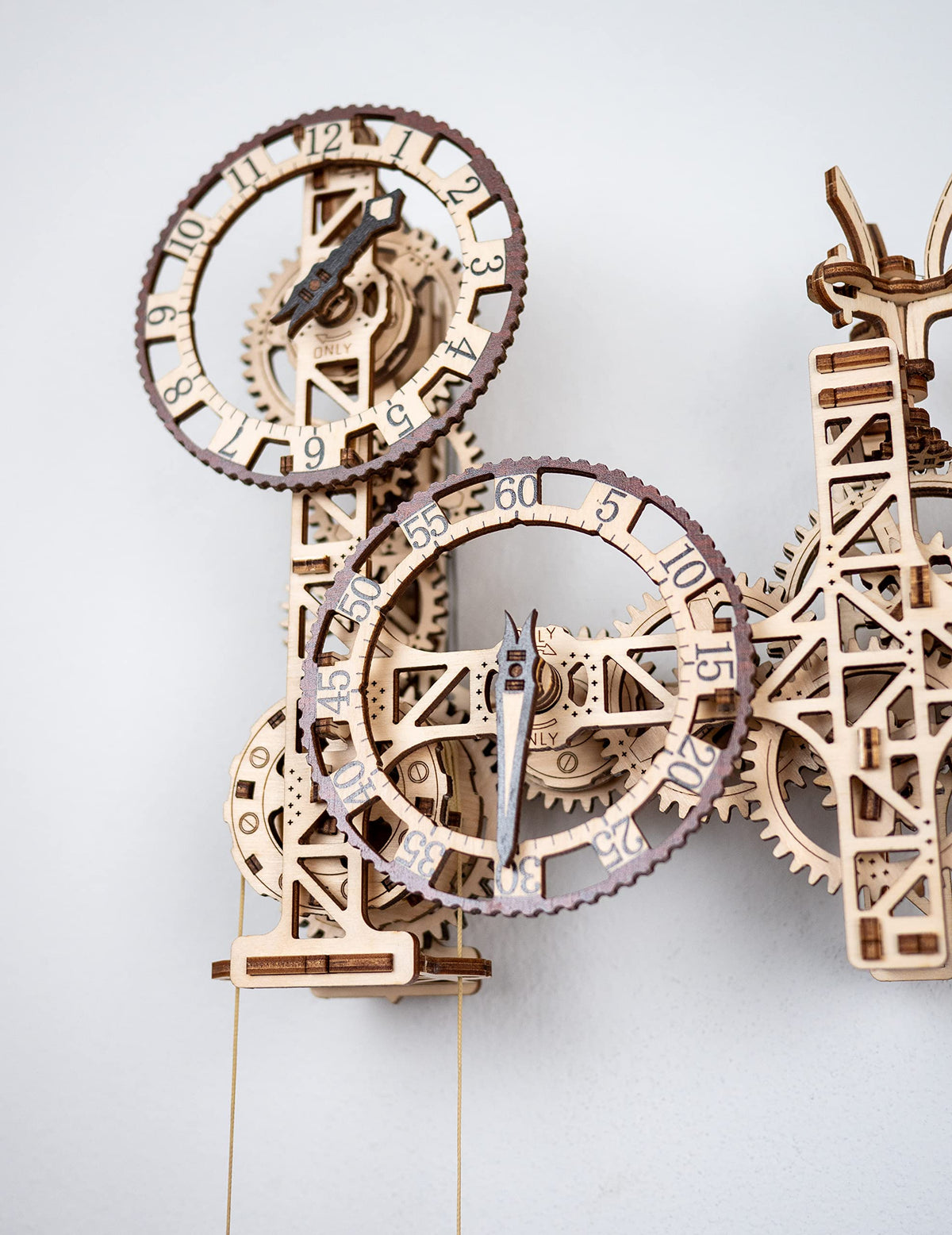 3D Wooden Clock Puzzle Building Kit with 257 Pieces N944