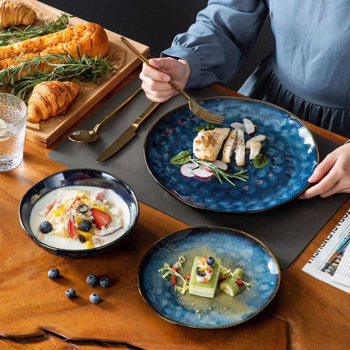 Blue 12-Piece Ceramic Stoneware Dinner Set A938353